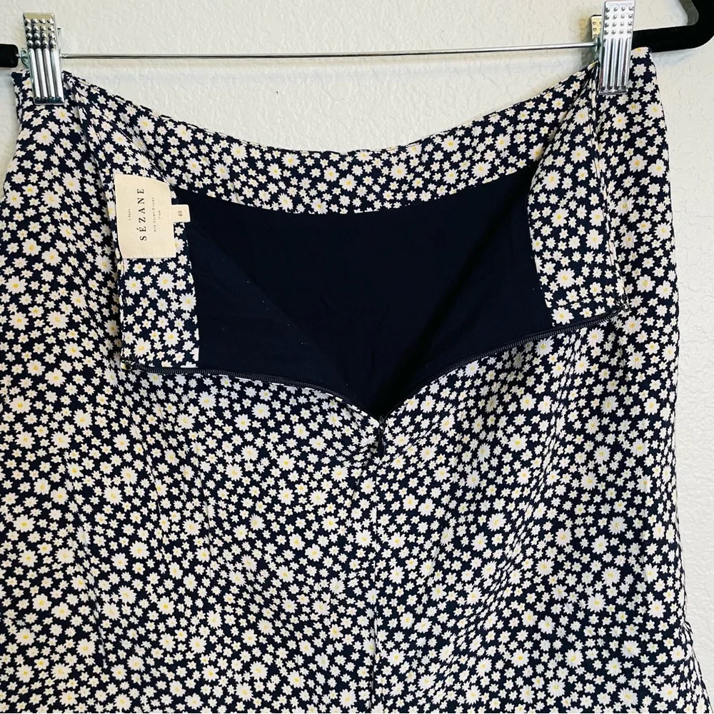 Sézane Micro White Ditzy Floral Navy Faux Wrap Mini Skirt | Size 40 | Size 8 - Picture 7 of 8
